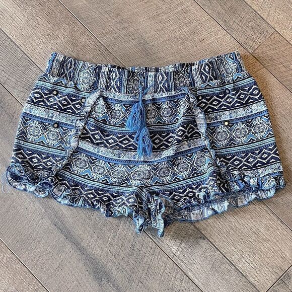 No Boundaries Blue and White Soft Shorts. Size Large. - Picture 1 of 4